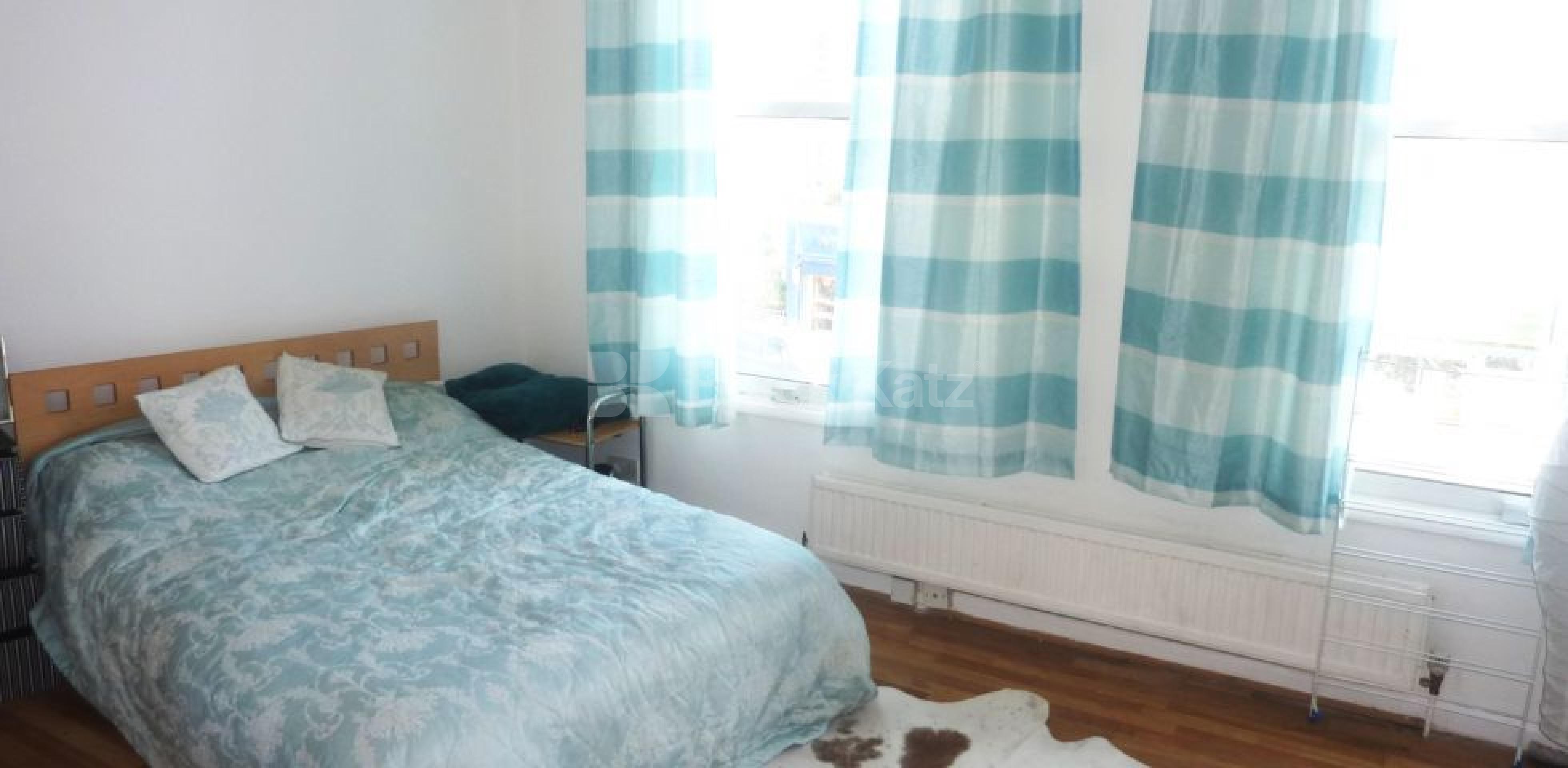 			RENT INCLUSIVE OF GAS, ELECTRIC AND WATER, Studio Apartment, 1 bath, 1 reception Studio			 Brecknock Road, Tufnell Park-Kentish Town N7